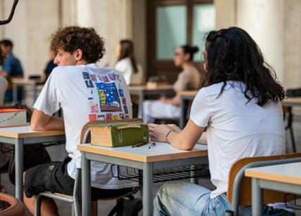 Maturità 2025: in Lombardia calano i 100 e le lodi, ma aumentano i 60. Campania e Sud al top