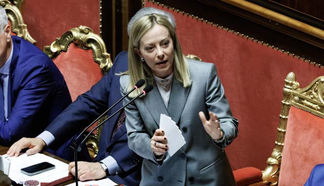 Meloni in Senato: "Guerra in Iran? Situazione complicata. Nessun italiano coinvolto". Poi la battuta su Conte