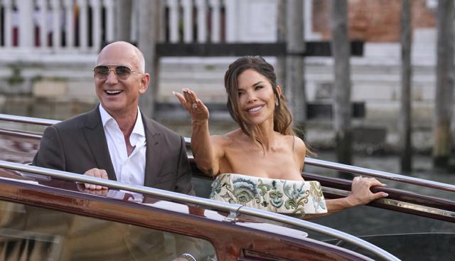 Matrimonio di Jeff Bezos: oltre 25 milioni di italiani hanno seguito in tv l'evento mondano dell'anno