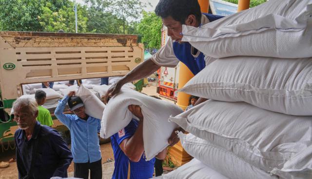 Thailandia-Cambogia, evacuate 500 mila persone. Trump: "Con una telefonata fermerò la guerra"