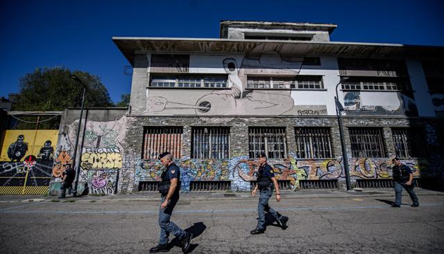 Lo sgombero del centro sociale Leoncavallo