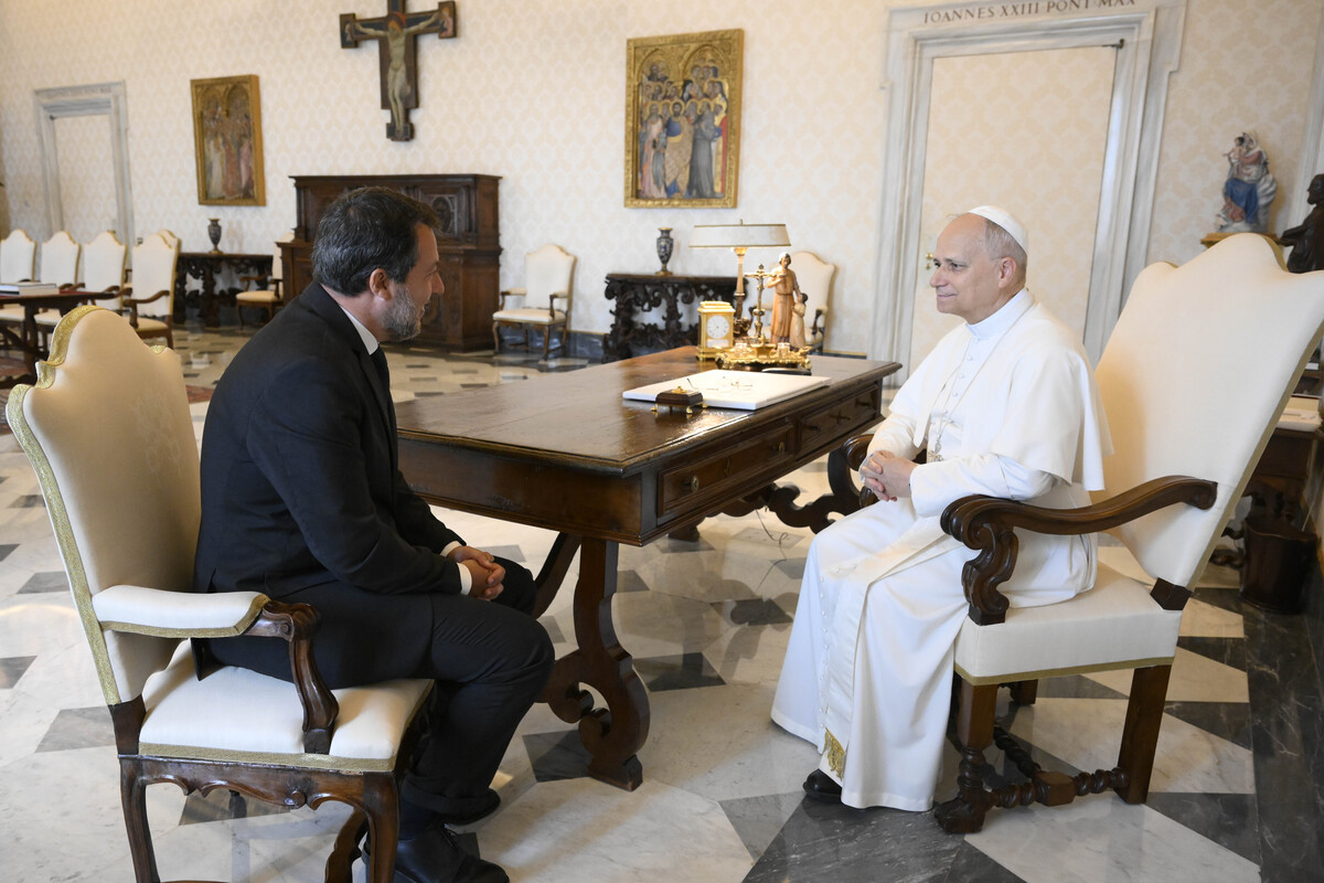 Matteo Salvini (accompagnato dalla figlia Mirta) dal Santo Padre