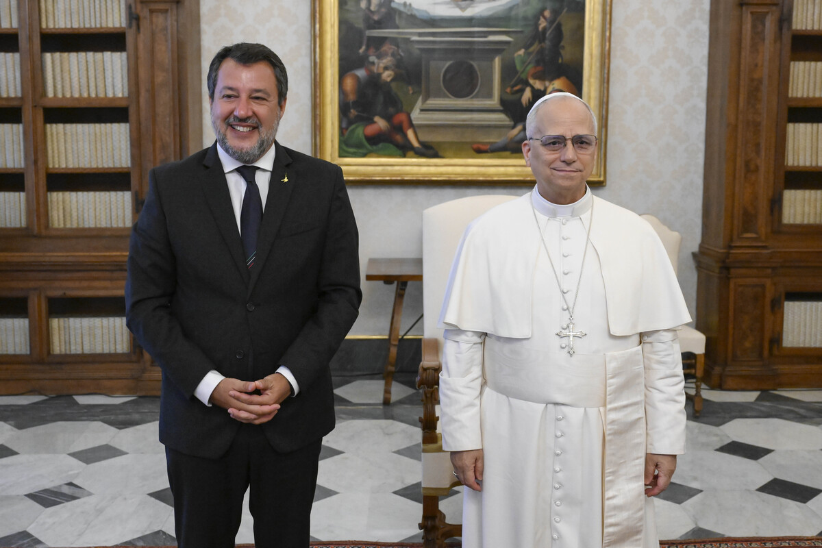 Matteo Salvini (accompagnato dalla figlia Mirta) dal Santo Padre