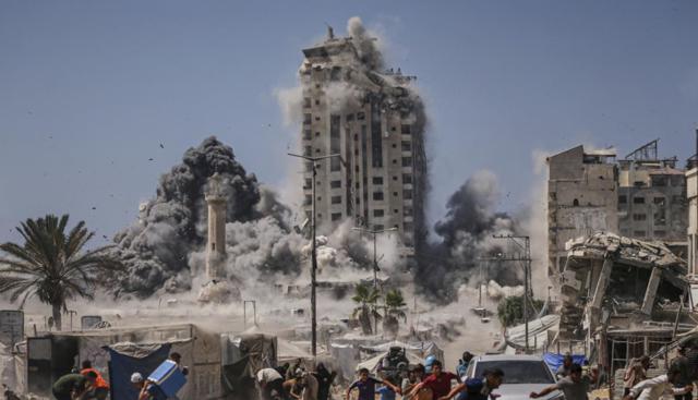 Israele, tensione alle stelle. La Spagna apre un'inchiesta sui crimini di guerra a Gaza. Il Papa frena: "Genocidio? La Santa Sede per ora non si pronuncia"