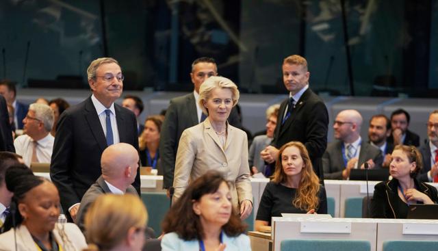Ursula Von Der Leyen e Mario Draghi