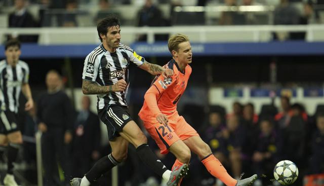 Tonali e Frenkie de Jong- foto Lapresse Tonali e Frenkie de Jong- foto Lapresse
