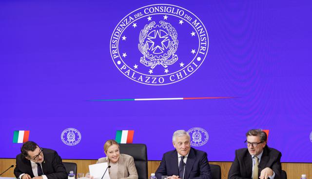 Manovra e il nodo banche, Meloni unica vincitrice: ha saputo unire le posizioni inconciliabili di Forza Italia e Lega. Ecco come ha fatto