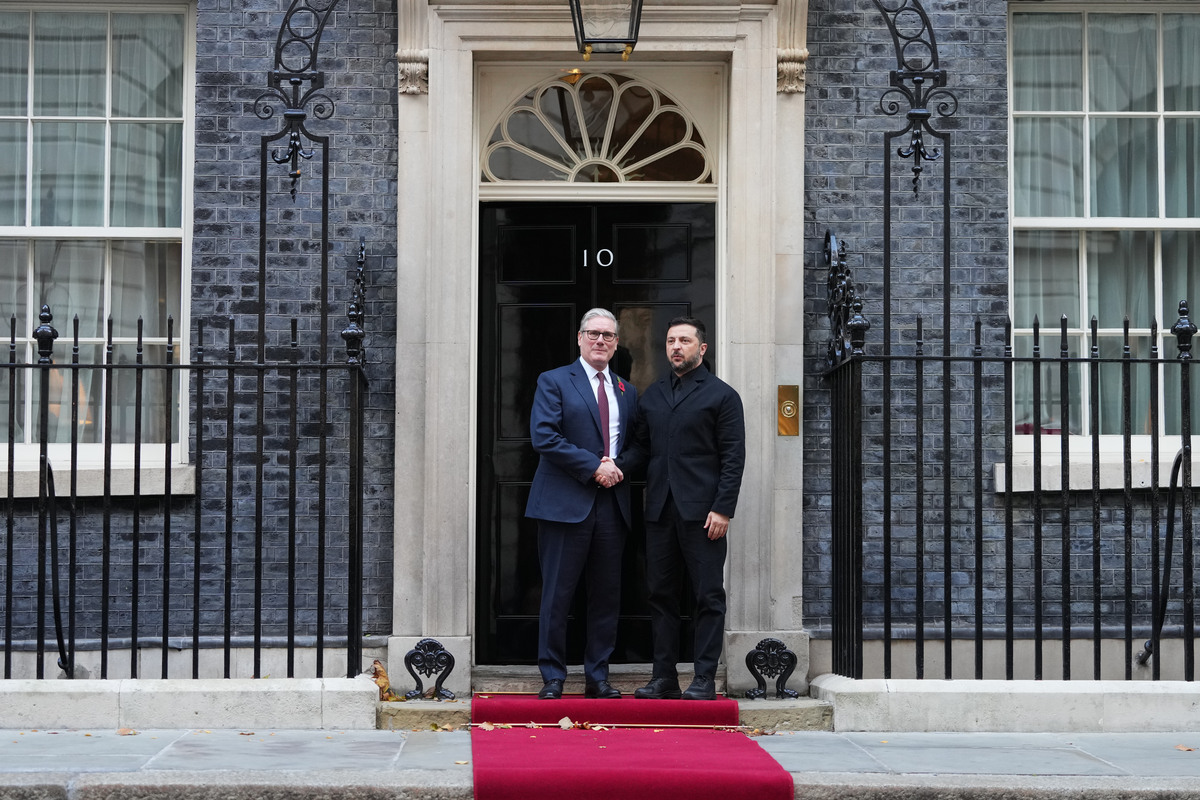 Primo ministro Starmer accoglie il presidente ucraino Zelenskyy al numero 10 di Downing Street Primo ministro Starmer accoglie il presidente ucraino Zelenskyy al numero 10 di Downing Street