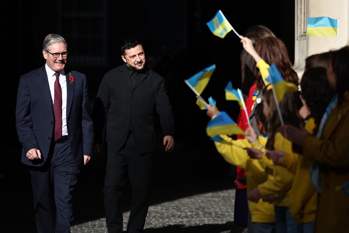 Primo ministro Starmer accoglie il presidente ucraino Zelenskyy al numero 10 di Downing Street Primo ministro Starmer accoglie il presidente ucraino Zelenskyy al numero 10 di Downing Street