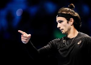 Musetti sta male: l'azzurro si ritira quando Ã¨ in vantaggio di due set su Djokovic agli Australian Open. Che cosa Ã¨ successo