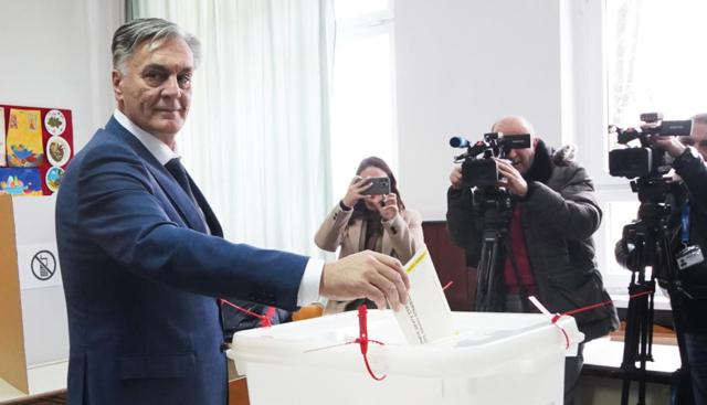 Sinisa Karan, Bosnia (Foto Lapresse) Sinisa Karan, Bosnia (Foto Lapresse)