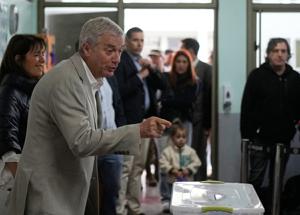 Kast stravince e manda al tappeto la sinistra in Cile, tramonta il socialismo in Sudamerica di Vincenzo Caccioppoli