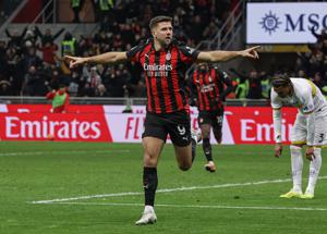 Fullkrug risponde a Lautaro e affonda il Lecce, Milan a -3 dall'Inter. "L'assist di Saelemaekers Ã¨ il sogno di ogni attaccante"