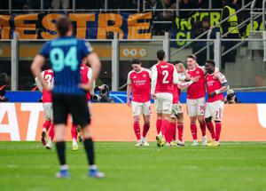 Inter affondata dall'Arsenal. Chivu: "Playoff? Nel caso saremo pronti" - Il Napoli spreca a Copenaghen. Conte: "Grande delusione"