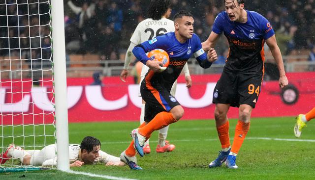 Lautaro e Pio Esposito - foto Lapresse