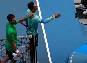 Australian Open 2026, Musetti choc: domina Djokovic (2 set a 0) ma si ritira - 'Ho provato a continuare ma il dolore stava aumentando'