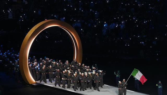 La cerimonia di apertura delle Olimpiadi invernali Milano Cortina