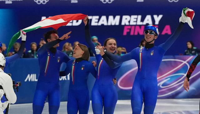 staffetta mista di pattinaggio veloce Short Track oro a Milano-Cortina 2026