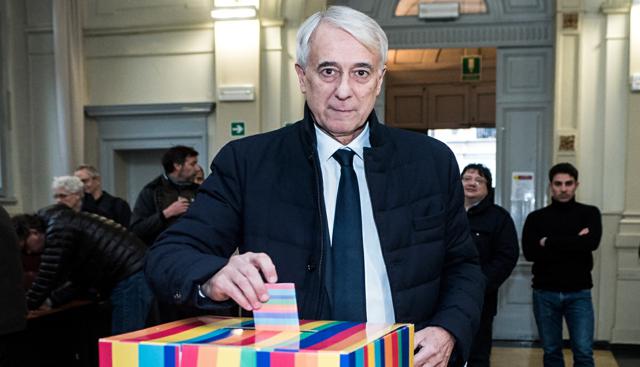 Giuliano Pisapia alle primarie del centrosinistra del 2016 Giuliano Pisapia alle primarie del centrosinistra del 2016
