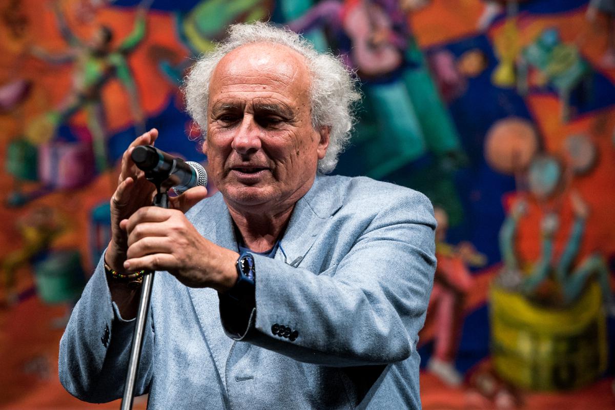 Morto lo scrittore Stefano Benni, autore dei romanzi "La compagnia dei celestini" e "Bar sport". Aveva 78 anni Morto lo scrittore Stefano Benni, autore dei romanzi "La compagnia dei celestini" e "Bar sport". Aveva 78 anni