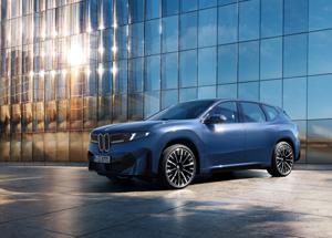 Debutto italiano BMW iX3: ricarica 400 kW e prezzo da 69.900 â‚¬