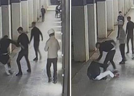 Milano, il 18enne che ha accoltellato il bocconiano: "Non c'ho visto più". E chiede i domiciliari