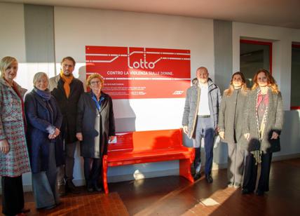 Milano, Atm contro la violenza di genere: posata la terza panchina rossa in memoria della collega Alessandra