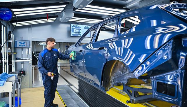 BMW Group: a Debrecen nasce la iX3, prima della Neue Klasse