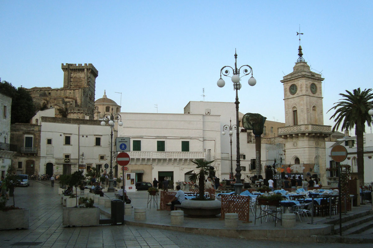 https://www.affaritaliani.it/static/upl2025/cent/centro-ceglie-messapica1.jpg