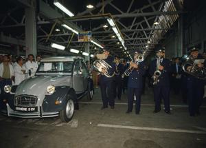 CitroÃ«n 2CV, 35 anni dopo lâ€™ultima: la fine di una carriera, lâ€™inizio della leggenda