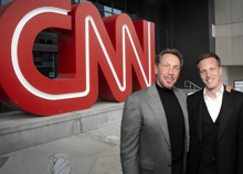 Warner Bros Discovery valuta la cessione, che fine farà la Cnn? Un caro amico di Trump si fa avanti per l'acquisizione Warner Bros Discovery valuta la cessione, che fine farà la Cnn? Un caro amico di Trump si fa avanti per l'acquisizione