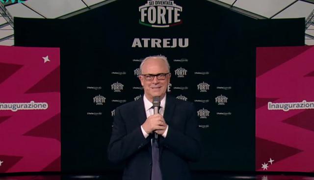 Crozza - Gualtieri dichiara amore ad Atreju tra panini, porchetta e canzoni