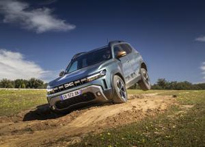 Dacia Duster: il SUV senza compromessi per chi vive la cittÃ  e ama lâ€™avventura