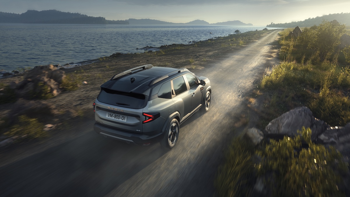 Dacia presenta Hybrid-G 150 4x4: su Duster e Bigster autonomia record