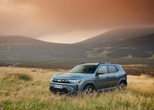 Dacia Duster e vita outdoor: scopri il sistema YouClip e i nuovi accessori InNature