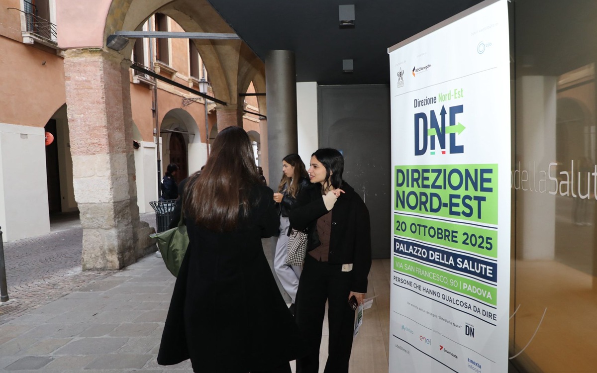 https://www.affaritaliani.it/static/upl2025/dire/direzione-est.jpg