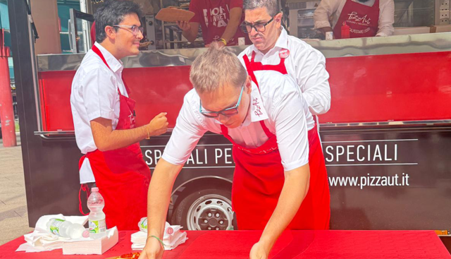 Edison Energia, inaugurato il nuovo food truck di PizzAut e assunto un giovane autistico a tempo indeterminato