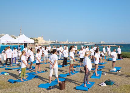 LILT Bari seduta yoga al levar del sole a Pane e Pomodoro