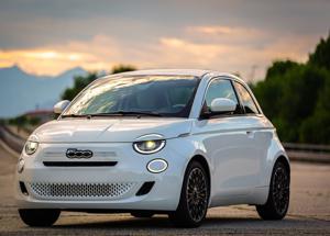 Nuova Fiat 500 ibrida: produzione a Mirafiori, 5.000 auto nel 2025
