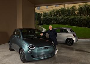 Addio Giorgio Armani: la Fiat 500e Ã¨ la sua ultima opera