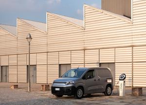 DoblÃ² 25Â°: piÃ¹ tecnologia, connettivitÃ  e spazio di carico