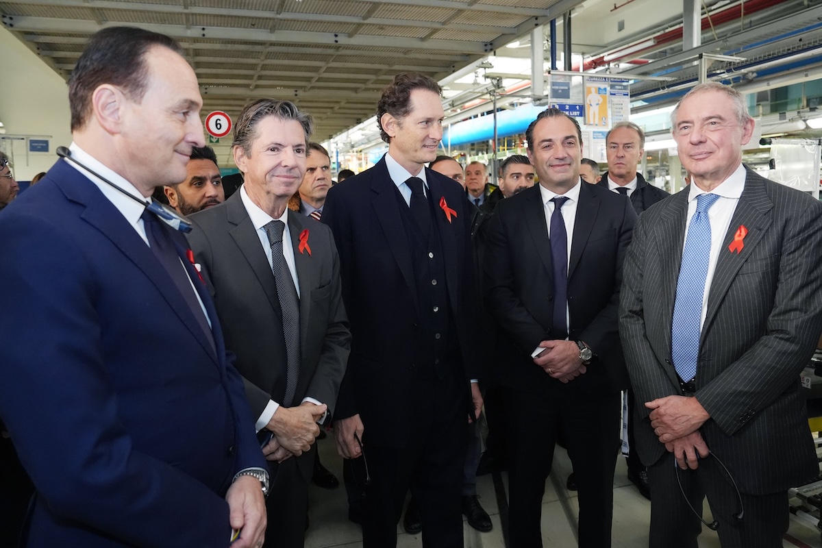 Mirafiori riparte: via alla Fiat 500 Ibrida e 400 nuove assunzioni