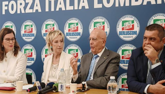 Forza Italia lancia il Patto per Milano: mano tesa al Pd riformista contro i "talebani verdi"