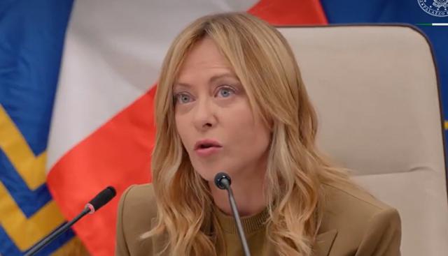 Meloni: "La pace è equilibrio di potenze, le guerre si combattono con un esercito credibile"