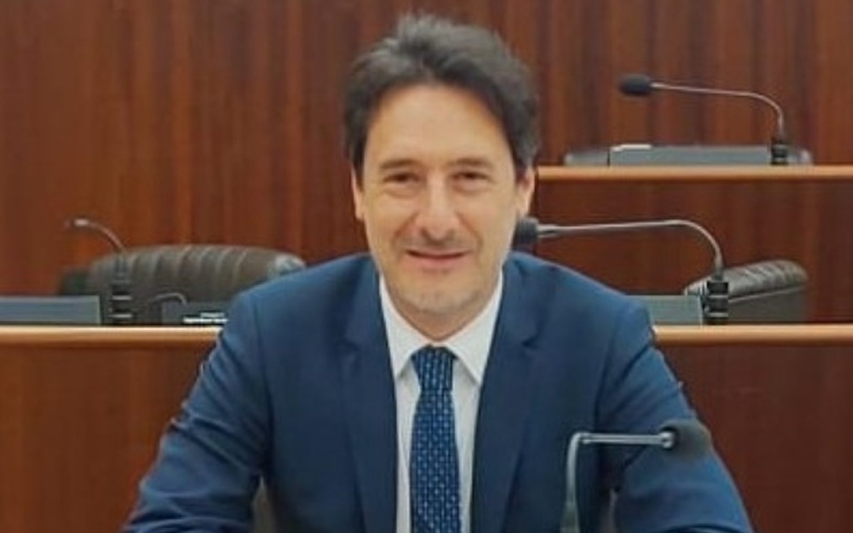 https://www.affaritaliani.it/static/upl2025/gius/0000/giuseppe-licata---foto-aula-consiliare.jpg