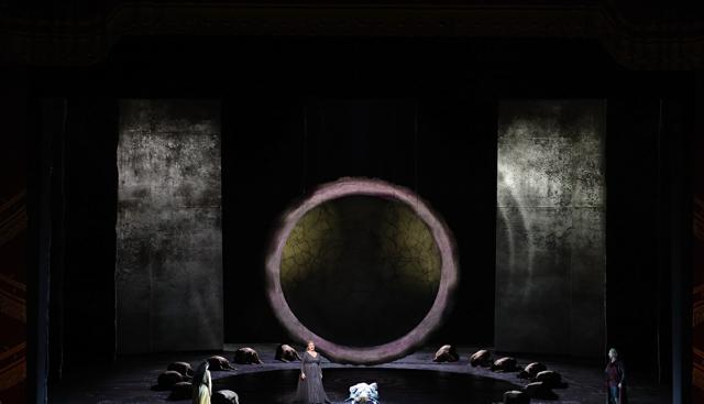 Il Götterdämmerung di Wagner alla Scala (foto: Brescia e Amisano © Teatro alla Scala) Il Götterdämmerung di Wagner alla Scala (foto: Brescia e Amisano © Teatro alla Scala)