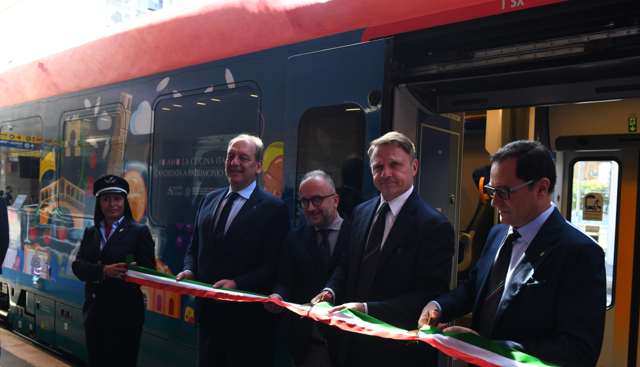 Gruppo FS, presentata la nuova livrea del Leonardo Express a sostegno della candidatura della cucina italiana a Patrimonio dell’UNESCO