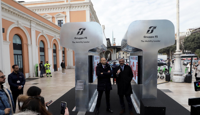 Gruppo FS, in mostra a Bari Centrale lâ€™installazione 'Pensiero Binario' per raccontare la mobilitÃ  del futuro