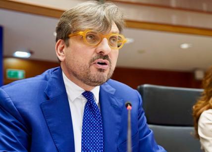 Automotive, Guidesi si appella a PPE e Von der Leyen: "Agire prima che si arrivi alla morte del settore, basta divieti stupidi"