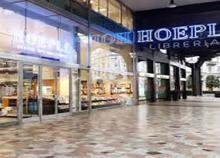 La storica libreria Hoepli verso la liquidazione. Tra faide familiari e appetiti immobiliari, a rischio 100 posti di lavoro